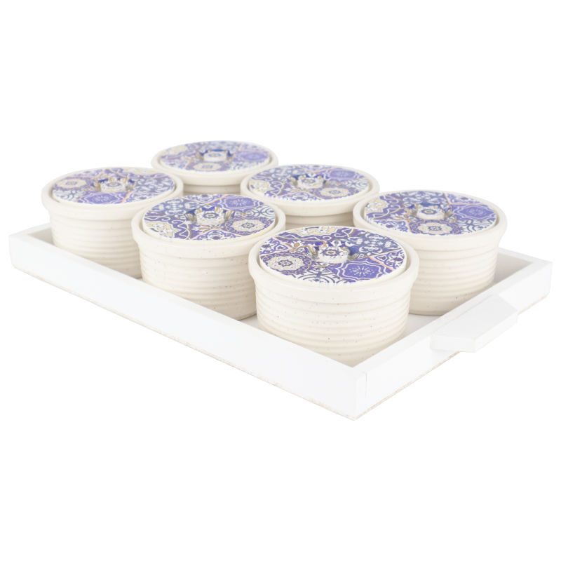 SET 6 RAMEQUIN CERAMIQUE AVEC COUVERCLE 10X6 CM + PLATEAU 35X20X3 CM MIX NOIR/VERT/BLANC/BLEU