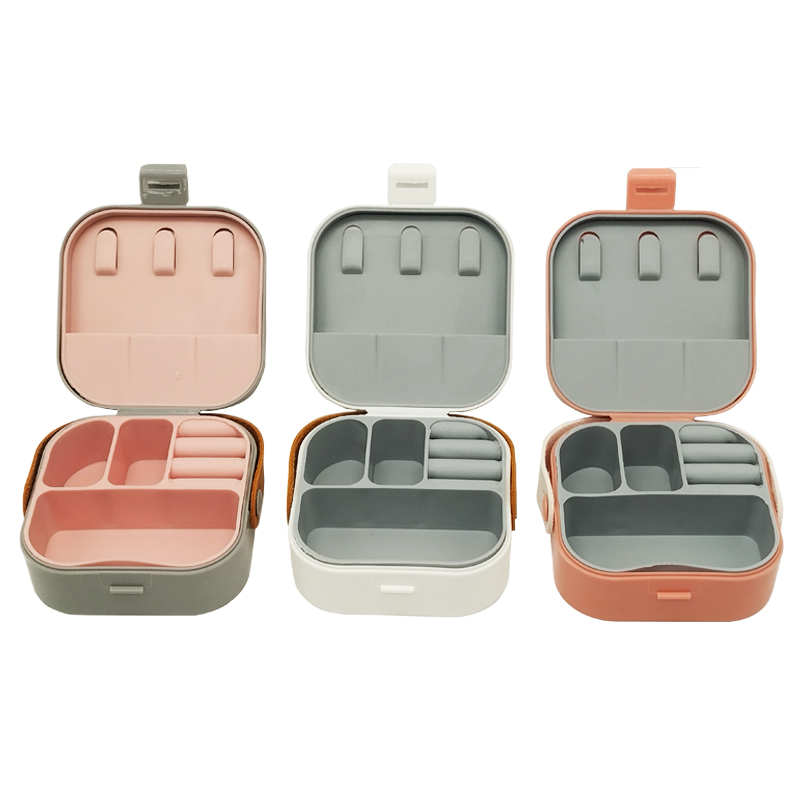 BOITE A BIJOUX 9X9X4 CM PLASTIQUE+SILICONE+SIMILI CUIR MIX MAUVE / BEIGE / BLANC