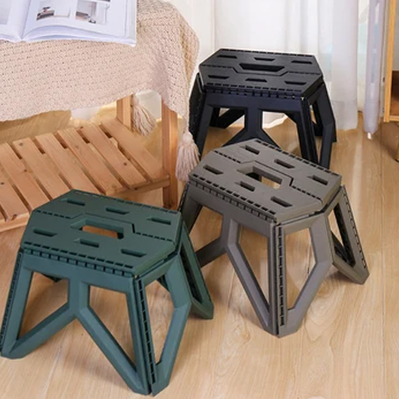 TABOURET PLIABLE PLASTIQUE 28X20X24 CM COULEURS MIX NOIR / VERT / MARRON
