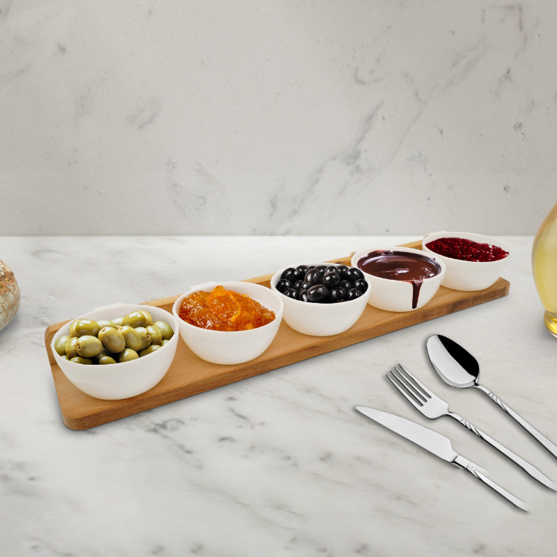 SET 5 PIECES PLASTIQUE (10x4cm) + SUPPORT BOIS 43x9x5 CM MIX BLANC/NOIR