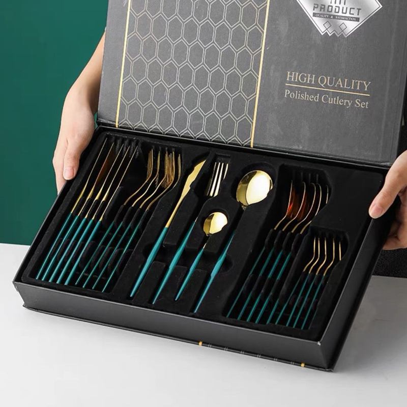 COFFRET 24 PIECES COULEUR MIX ROUGE / VERT