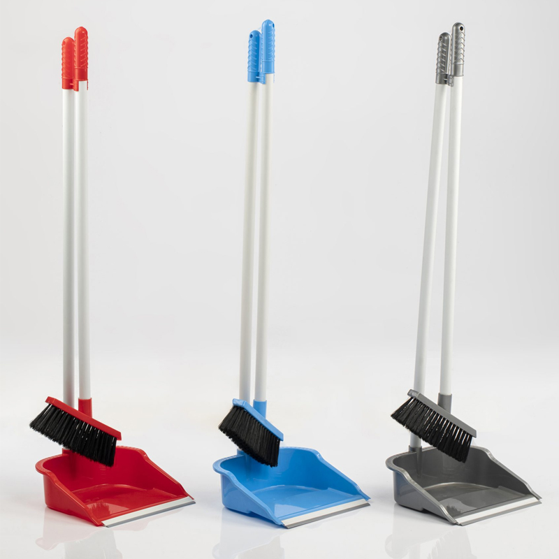 SET BALAI + BROSSE AVEC MANCHE 90X23 CM COULEURS MIX