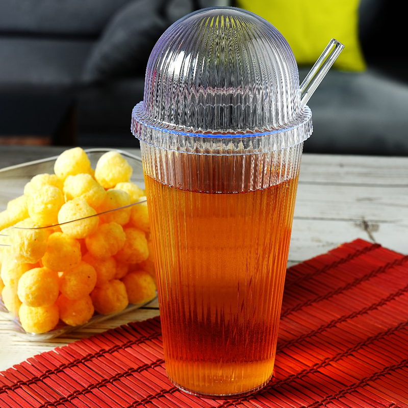 GOBELET 600 ML AVEC PAILLE VERE