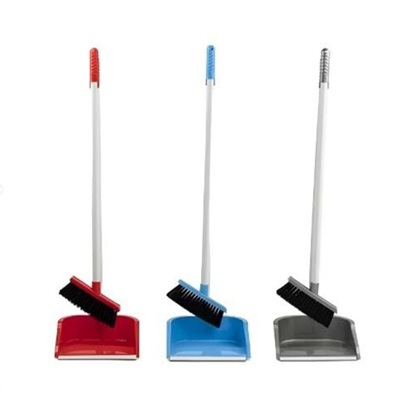 SET BALAI + PELLE AVEC MANCHE 22X18X85 CM COULEURS MIX
