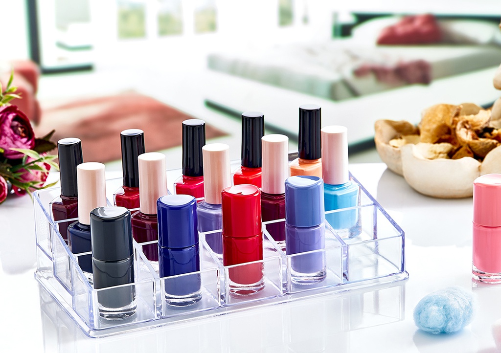 RANGEMENT VERNIS